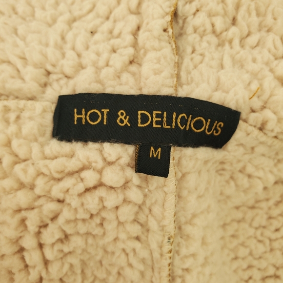 Faux Leather and Sheep Vest - Picture 4 of 4